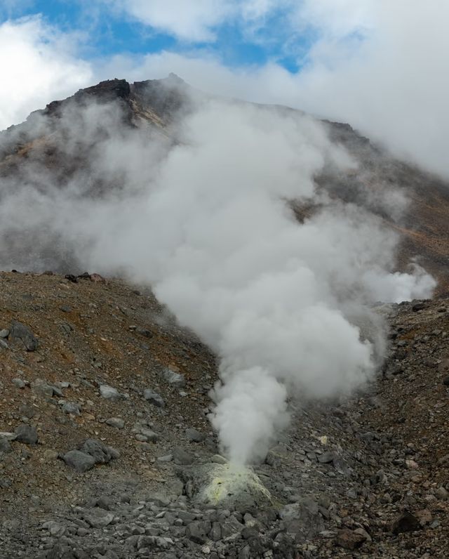 【日本-大雪山旭岳】爬一座熱氣騰騰的山