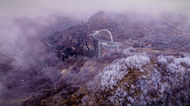 淄博潭溪山霧凇上演現實版冰雪奇緣