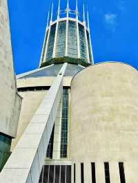 Light and Art Unite: Why You Can’t Miss This Liverpool Landmark!