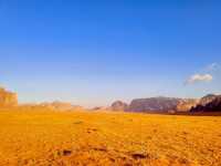 Sunrise in Wadi Rum: A Magical Moment 🌄🌵