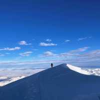 那抹勒多曼因藍！攀登6112米技術雪山！