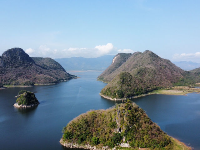 🏞️ 🌴 A Hidden Lake Paradise in Hainan 