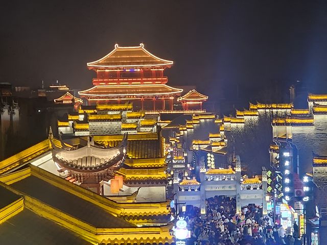 襄陽北街元宵節 孔明燈紛飛 夢幻般的場景