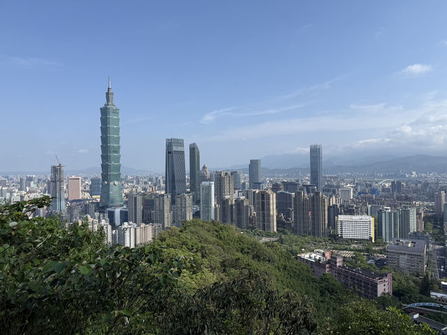 The Best View Of Taipei, Elephant Mountain! Free and convenient ( it’s a must do)