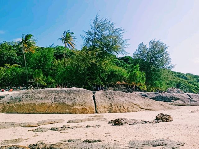 The Enigmatic Secrets of Koh Lon Island: Travell as in Novel
