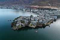 蒼山藏起心事，洱海接住眼淚