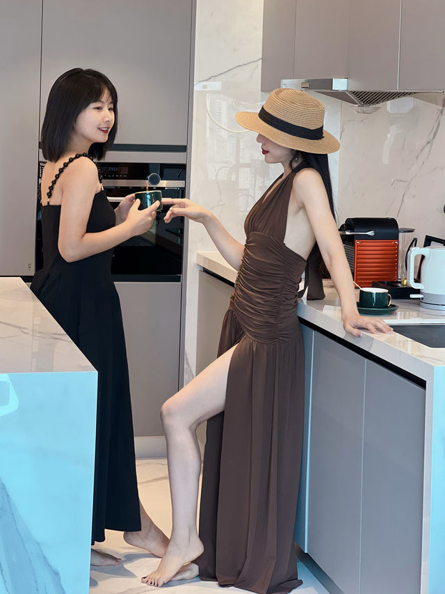 同姊妹喺太古里酒店影咗成10000張相咁多