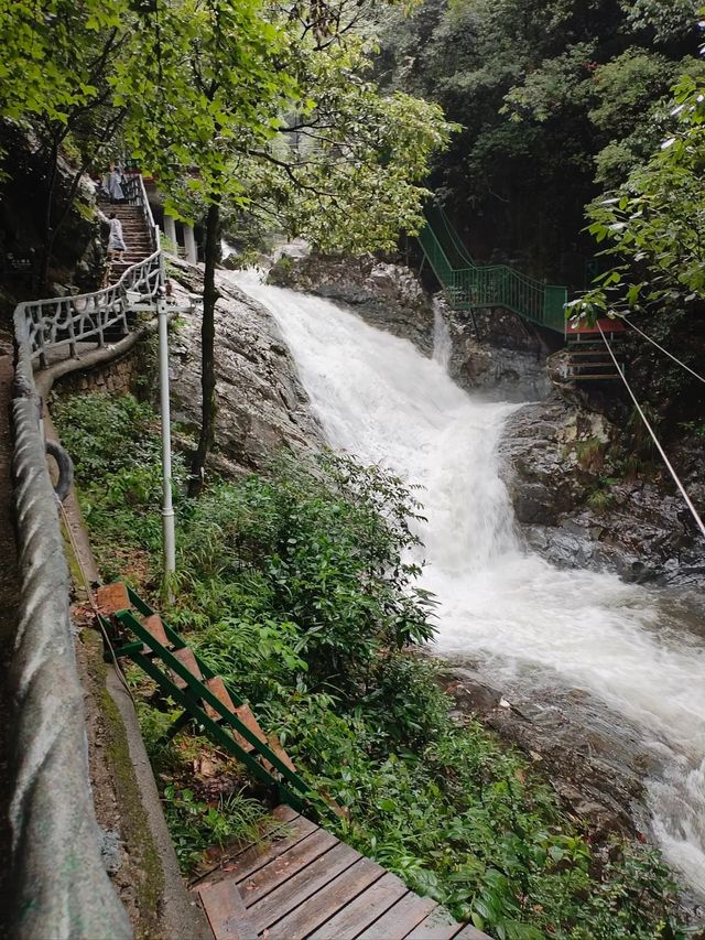 黃山2日1夜懶人包：登頂賞雲海，漫遊古徽州