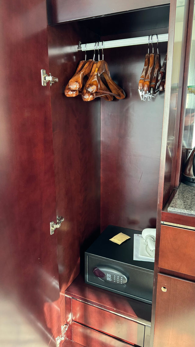 Centrally Located Hotel with Pleasant Amenities