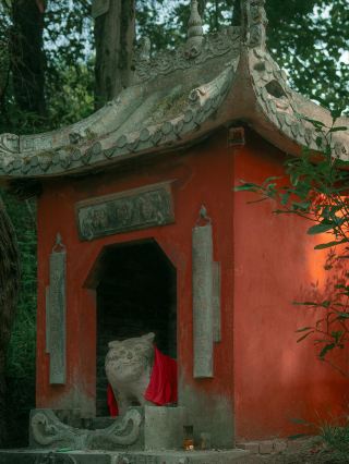 Explore the Prototype Cat Temple from "Chinese Strange Tales" · Yuntai Temple, a Fairy Check-in Spot