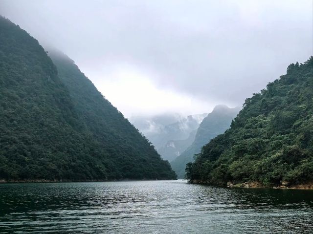清江畫廊漫遊指南:一場與碧水青山的詩意對話 清江畫廊漫遊指南:一場與碧水青山的詩意對話