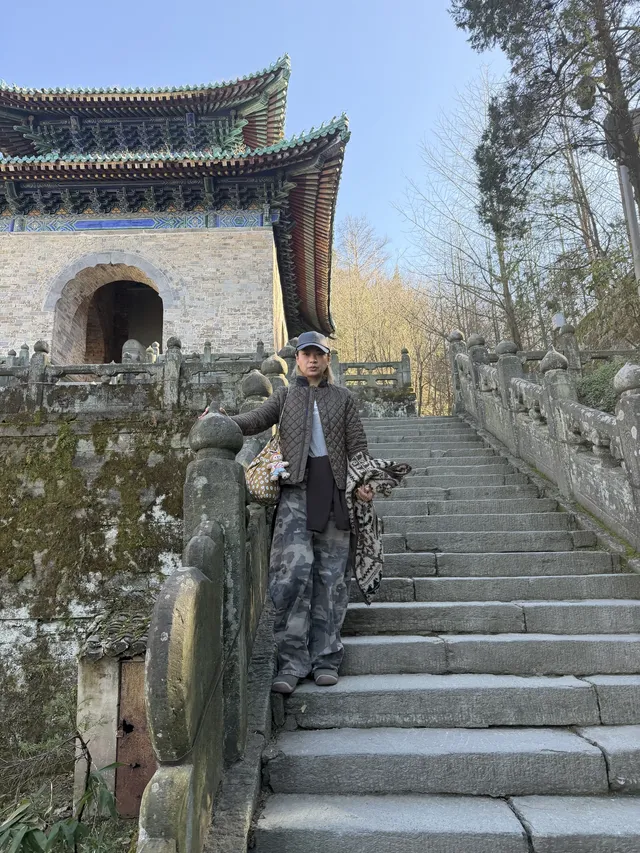 爬武當山已回/現在的腿已經不是自己的腿