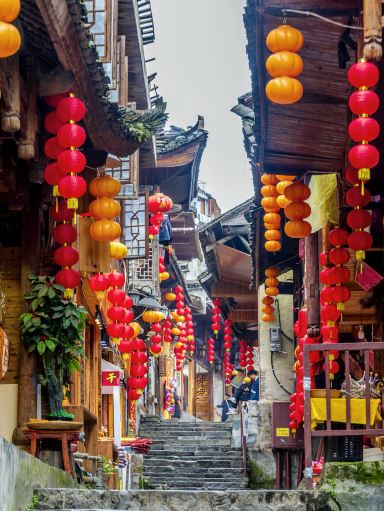 芙蓉鎮 — 滝が古い町並みを通り抜ける中国の町。 | Trip.com 永順