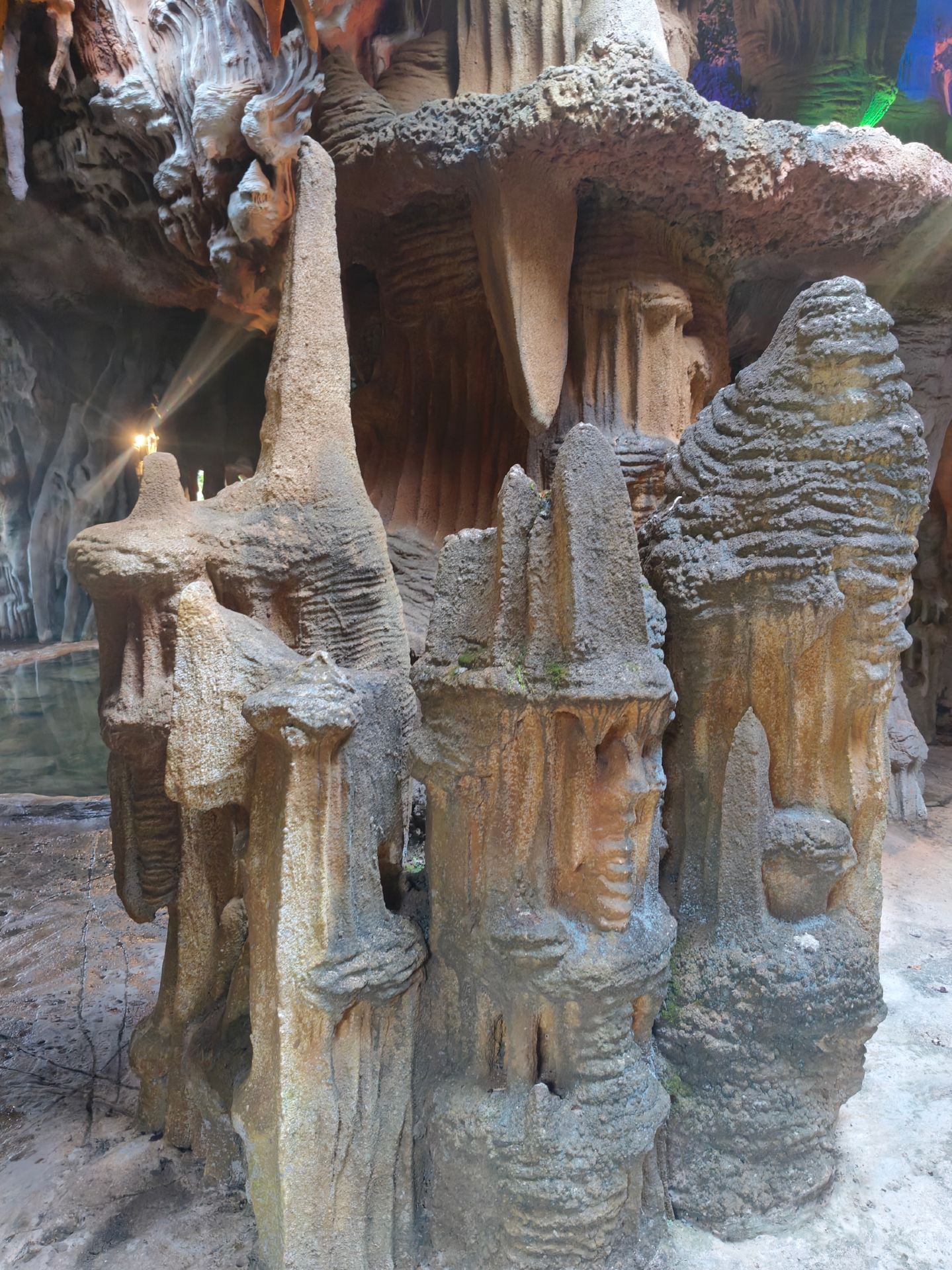 Tianfang Yuetan Karst Cave Five Elements Spring