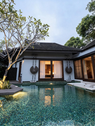 I stayed at an ocean-facing hotel in Phuket and I'm in tears