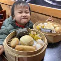 《超值Bigbus開蓬巴士遊+山頂纜車🚠旅行團🎒，$160包食點心餐+開蓬巴士遊+遊覽香港公園+來回山頂纜車連凌霄閣摩天台428入場券🎟️》