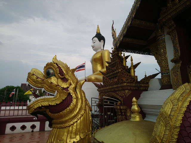 วัดราชมณเฑียร ริมคูเมืองเชียงใหม่