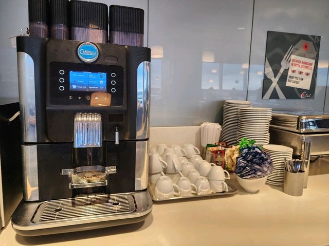 이제는 밀라노와 헤어질 시간.. 말펜사 공항 라운지 " Via Milano Lounge"