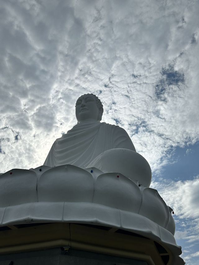 엄청 큰 불상을 만날 수 있는 롱선사 🙏🏻