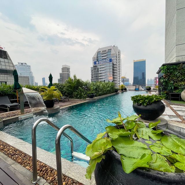 Banyan Tree Bangkok กับห้องกระจกทรงโค้ง