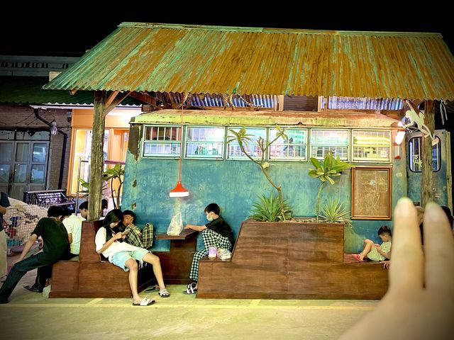เที่ยวตลาดนัดรถไฟ มาด้วยรถไฟฟ้า สถานีสวนหลวง ร.9 