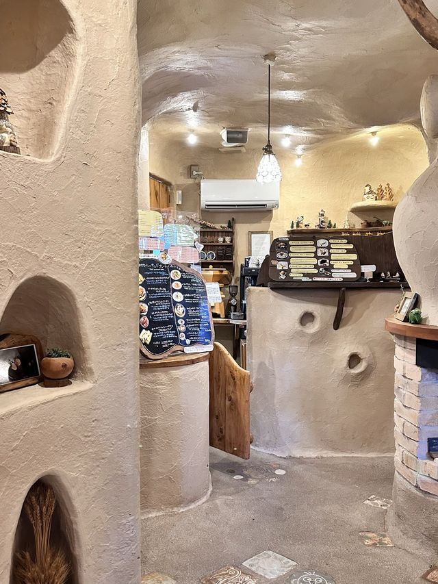 山中湖畔に佇む、おとぎ噺から飛び出したイタリアンカフェ