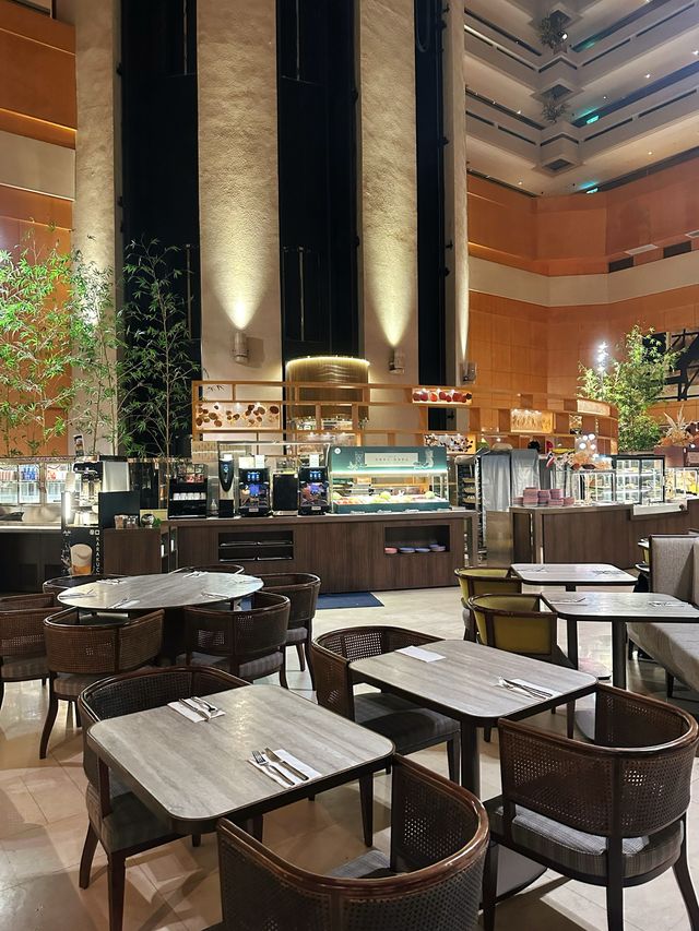 《台北》喜來登飯店內松葉蟹吃到飽 泰國美食節登場-十二廚