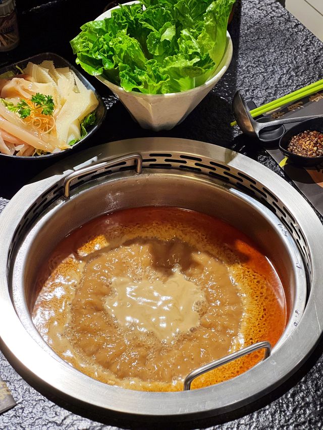 九龍城港式火鍋鮮味牛肉海鮮