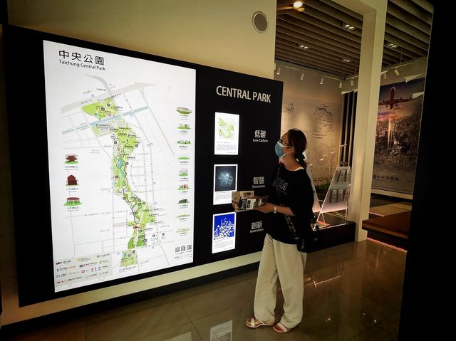 臺中新地標 水湳中央公園遊客中心