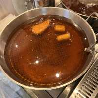 住宅街の路地裏みたいなところにひっそりと佇むトンカツの名店🐷