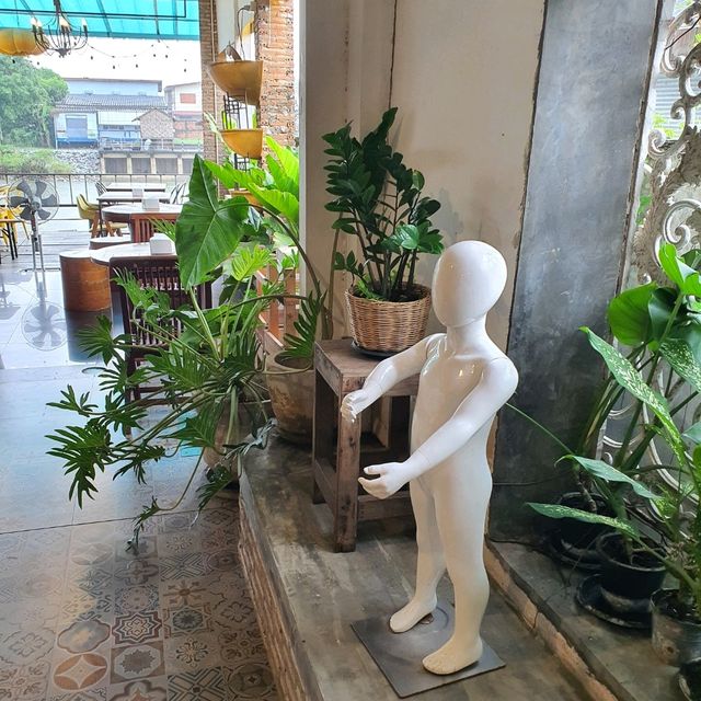 🎨✨️ เชิญ✨️✏️ คาเฟ่สุดอาร์ตบรรยากาศเมืองเก่า
