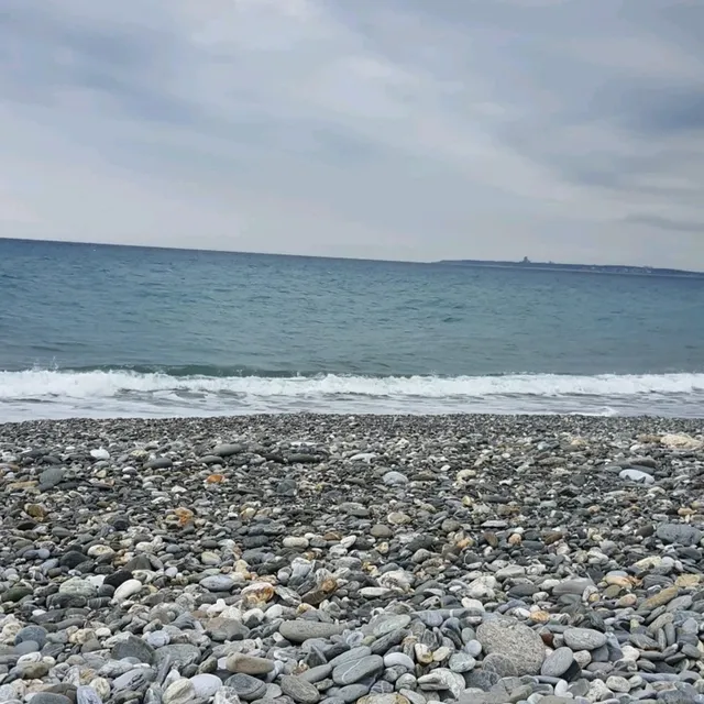 聽浪吹風堆石秘境海灘【曼波海灘】