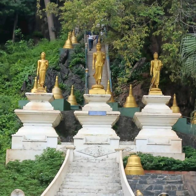 วัดถ้ำเสือ วัดดังเมืองกระบี่