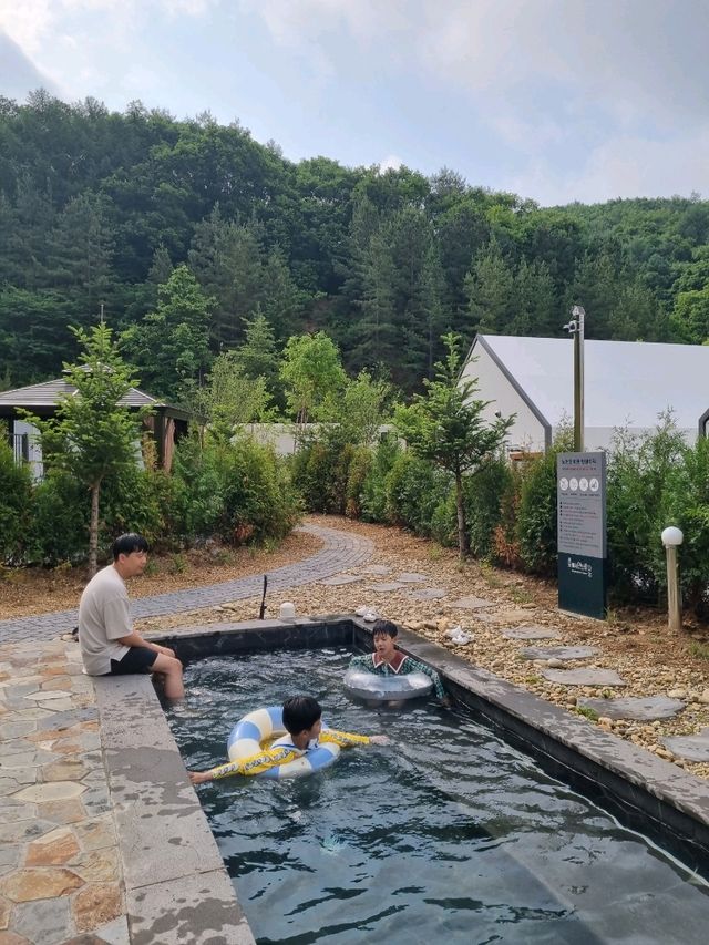뜨끈한 노천탕이 있는 캠핑장