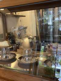 คาเฟ่อาร์ตสไตล์อบอุ่น mama cafe&studio 