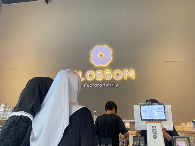 blossom cafe Pattani มากันๆ