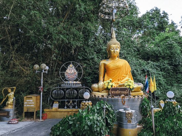 พระมหาธาตุเจดีย์ไตรภพ ไตรมงคล จ.สงขลา