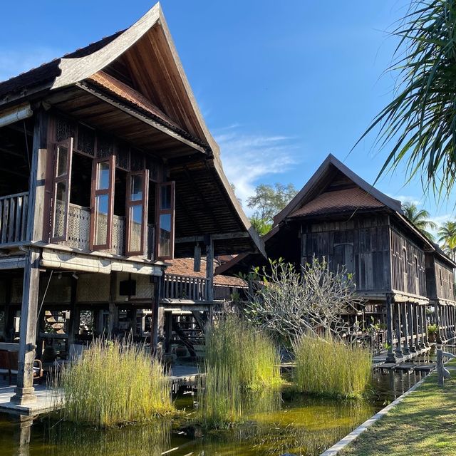Terrapuri Heritage Village, Penarik