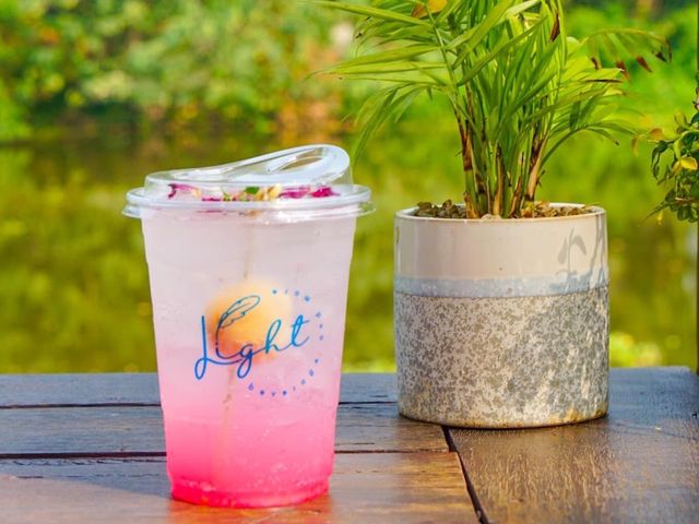Light Beverage and MORE คาเฟ่กลางเมืองเชียงใหม่