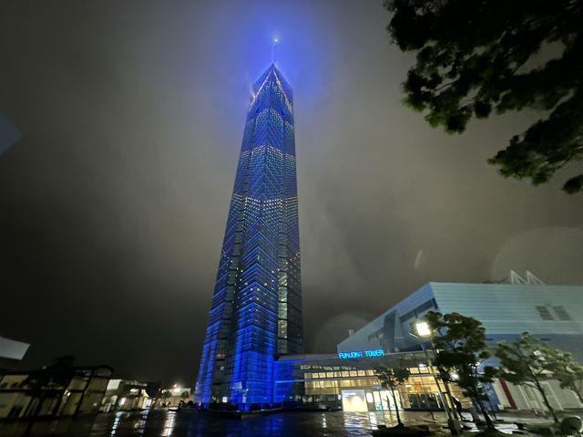 福岡・百道浜。『福岡タワー』を無料で楽しむ『バースデー特典』(夜利用)