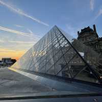 Summer evening with Seine and Lourve