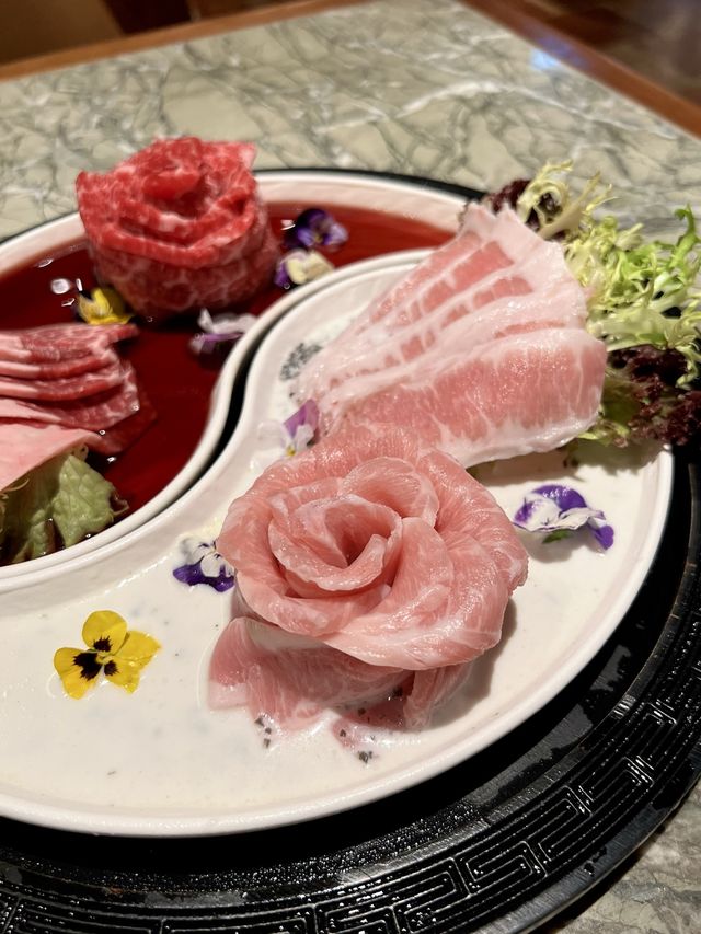 夢幻華麗！人氣打卡火鍋店🌹🩷