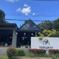 Toplofty Khaoyai | คาเฟ่ฟิลสวนดอกไม้