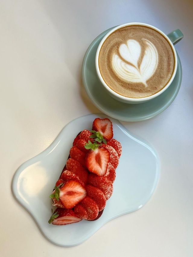 【福岡カフェ】グルテンフリーのチーズケーキ専門店で食べられるティラミス