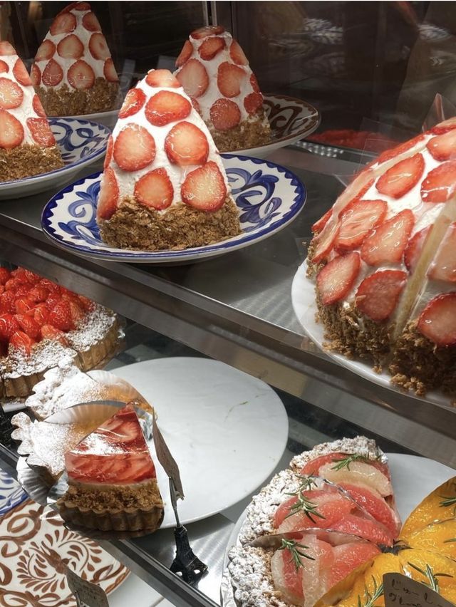 【福岡カフェ】天神の大人気フルーツタルト専門店🍓