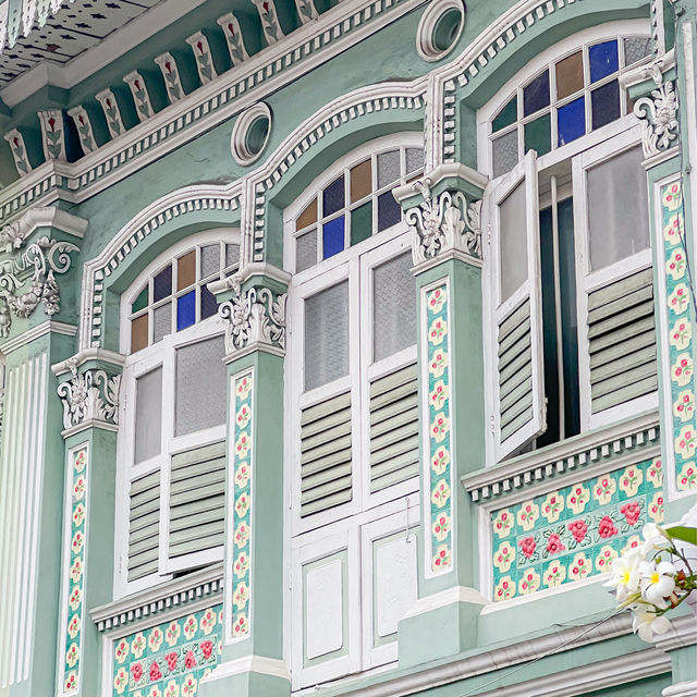 Colorful Peranakan Houses: Joo Chiat's Charm