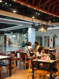 ร้านก๋วยเตี๋ยวเรือในห้าง ชามละ 18 บาท 