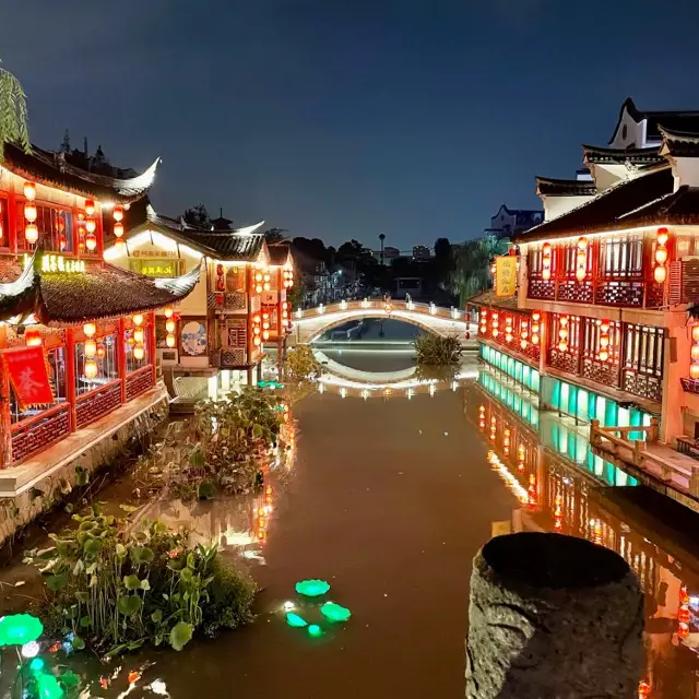 Shanghai Qibao Old Street - Take you into old Shanghai to experience the charm of the ancient town.