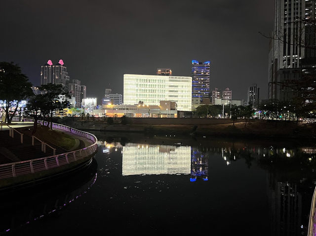 【高雄景點】愛河之心：浪漫心形湖，適合情侶漫遊