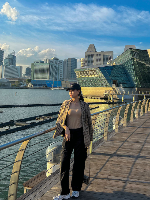SINGAPORE 💫 แจกพิกัดถ่ายรูปหน้าช้อปหลุยส์ 